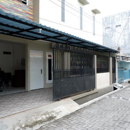 Reddoorz Hostel Near Kota Lama Semarang Luaran gambar