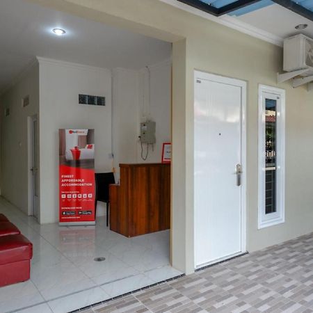 Reddoorz Hostel Near Kota Lama Semarang Luaran gambar