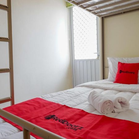 Reddoorz Hostel Near Kota Lama Semarang Luaran gambar