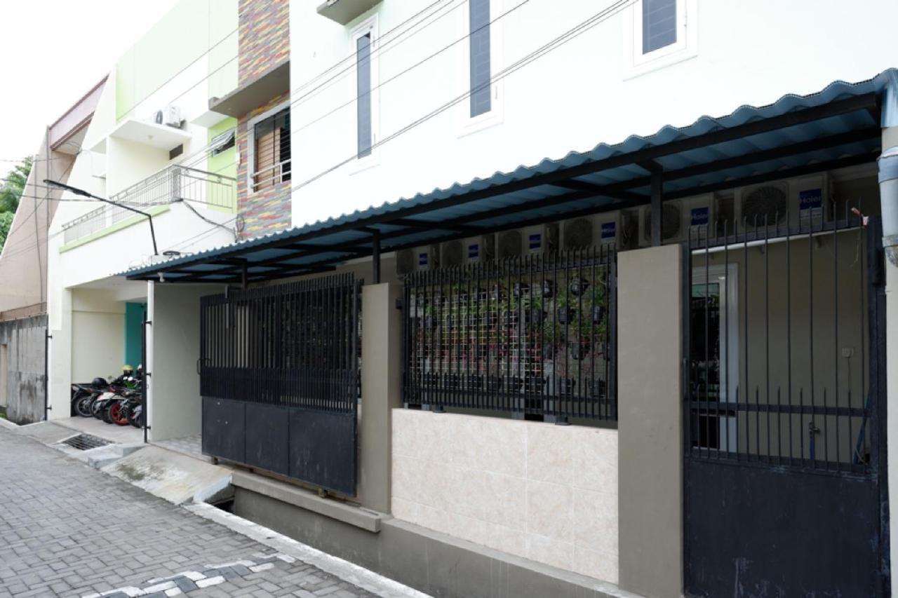 Reddoorz Hostel Near Kota Lama Semarang Luaran gambar