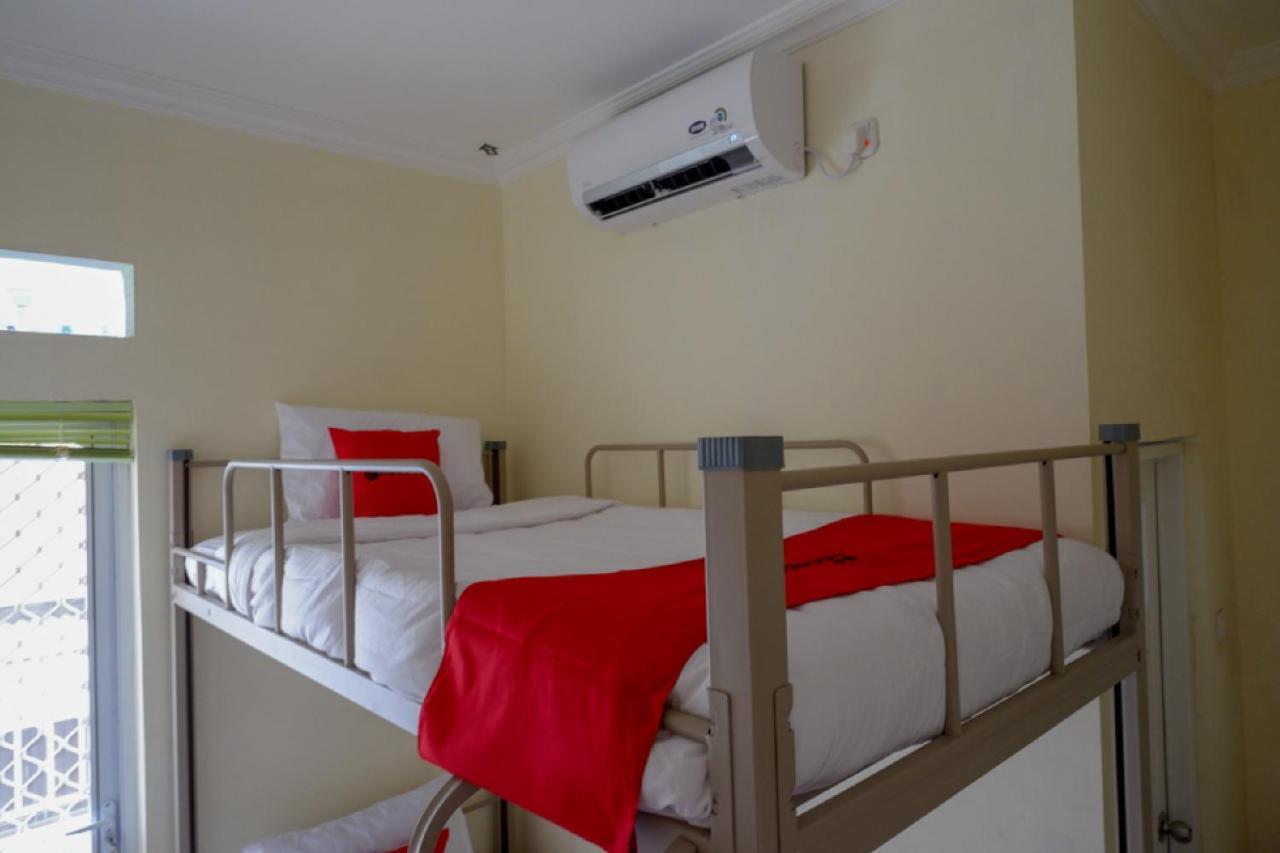Reddoorz Hostel Near Kota Lama Semarang Luaran gambar