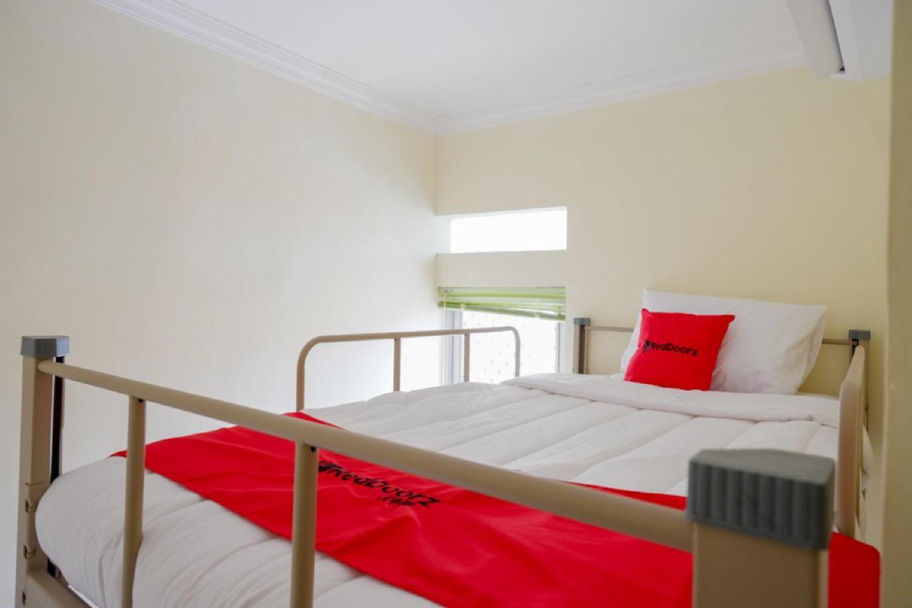 Reddoorz Hostel Near Kota Lama Semarang Luaran gambar